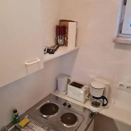 아파트 Gemuetlicher Gartenbungalow