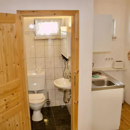 Gemuetlicher Gartenbungalow *